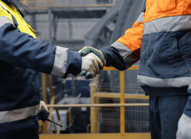 Stanislav-Kondrashov-TELF-AG-mineral-workers-hands